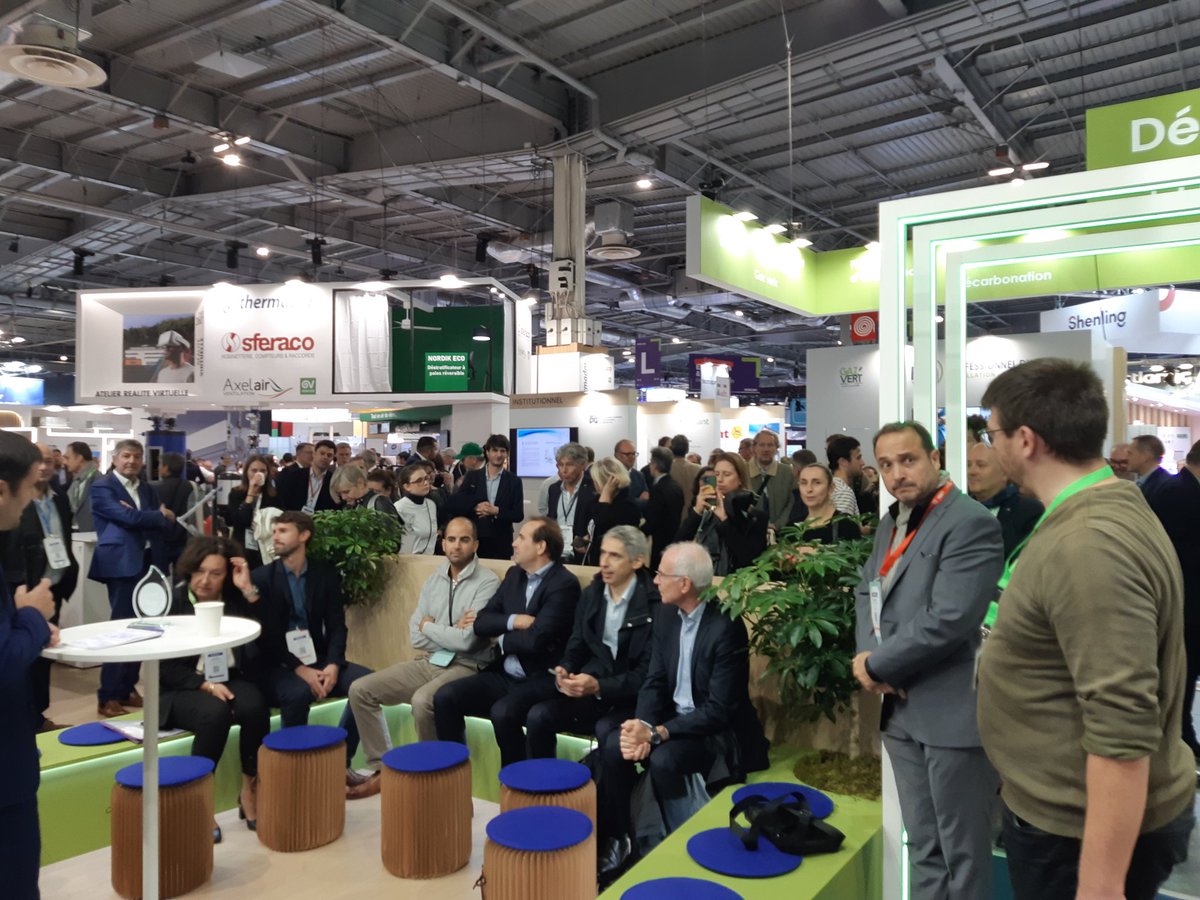 HENRYCONSEIL's tweet photo. Du monde sur le stand des @ProsduGaz pour les 10 ans de @Coenove à @interclima ! En présence de @lpoirierdietz, directrice générale de @GRDF.
#gazvert #energie #decarbonation #batiment https://t.co/AUH63gEYbg