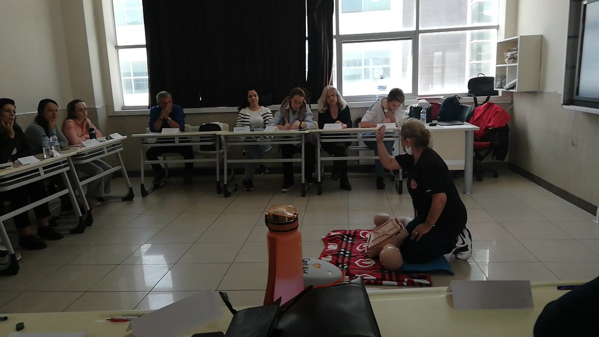 Merkez olarak ilk yardım kurslarımız İl Müdür Yardımcısı Sayın Yunus BULUT teşrifleriyle başladı.
<a href="/tcmeb/">Millî Eğitim Bakanlığı</a>
<a href="/Yusuf__Tekin/">Yusuf Tekin</a> 
<a href="/meb_dhgm/">Destek Hizmetleri Genel Müdürlüğü</a> 
<a href="/omurfatih/">Ömür Fatih Karakullukçu</a> 
<a href="/ozkan_meb/">Özkan AVCI</a> 
<a href="/cemalunal_/">C.ÜNAL</a> 
<a href="/bursailmem16/">Bursa İl Millî Eğitim Müdürlüğü</a> 
<a href="/Alireisoglu34/">Dr. Ahmet ALİREİSOĞLU</a> 
<a href="/bursaisg/">Bursa İL MEM İSGB</a> 
<a href="/yunusbulut1216/">Yunus BULUT</a>