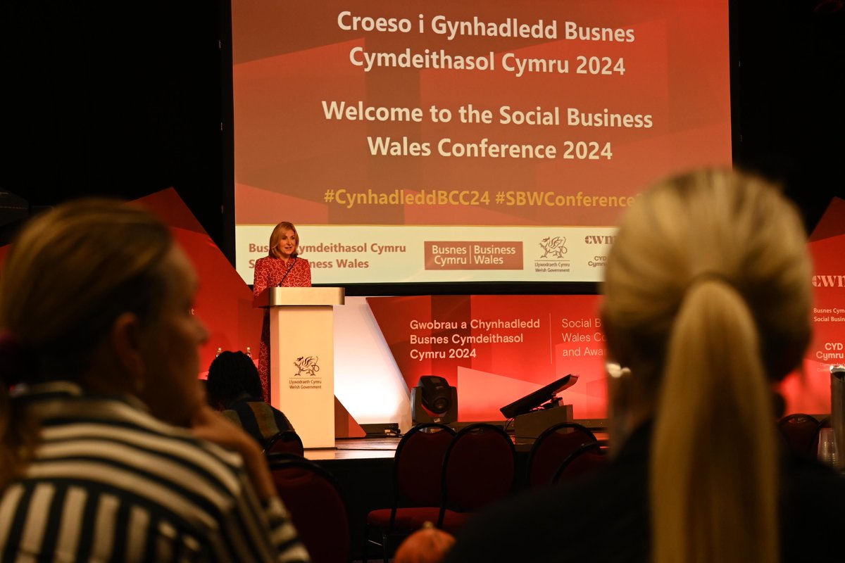 socialbizwales's tweet photo. ✂️ 🎀 Broadcaster @sianlloydnews opens this year’s conference and thanks sponsors @landg_uk, @CAISLtd, @coop_finance & @coopuk and our funder @WelshGovernment. #SBWConference24 https://t.co/BSwePiGuZF