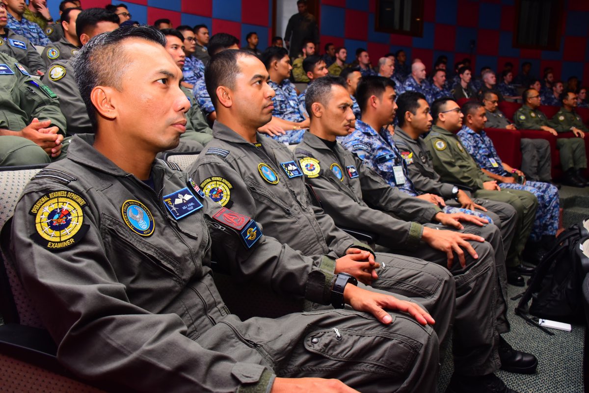 ADFinMalaysia's tweet photo. Theyโre back! @AusAirForce F-35A Lightning II aircraft are back in Malaysia flying side-by-side @tudm_rasmi for Exercise Elangaroo 24. Itโs bilateral exercises like this that strengthen our deep defence partnership, improve our interoperability and build our readiness! #MAJDP https://t.co/UUxwADg0gK