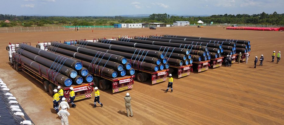 KennedyMmari's tweet photo. Tanzania Takes Center Stage in East Africa’s Energy Revolution with EACOP Progress

The East African Crude Oil Pipeline (@EACOP_ ) has reached a key milestone with the arrival of the first batch of line pipes in Uganda. This marks significant progress in the 1,443-kilometer project from Uganda to Tanzania’s Tanga Port. This development strengthens the partnership between Uganda and Tanzania, positioning the region as a critical energy player on the global stage.

Tanzania plays a pivotal role, with the pipes being coated and insulated at the Nzega Coating Yard. This process has created local jobs and stimulated economic activity, showcasing Tanzania’s growing technical expertise in energy infrastructure. The four pumping stations being constructed in Tanzania further cement the country’s importance in the project.

The EACOP project prioritizes sustainability, incorporating renewable energy like solar and hydropower to minimize environmental impact at the pumping, heating, monitoring, and storage operations stages. Uganda and Tanzania are committed to ensuring the pipeline operates in an environmentally responsible manner, highlighting the region’s focus on sustainable development.

With an estimated cost of $5 billion, the EACOP project, alongside Tanzania’s $40 billion LNG project in the southern regions, is set to enhance regional cooperation and solidify Tanzania’s position as a central hub in East Africa’s energy revolution. These initiatives will drive significant economic growth, positioning Tanzania and the region as emerging forces in the global energy market.