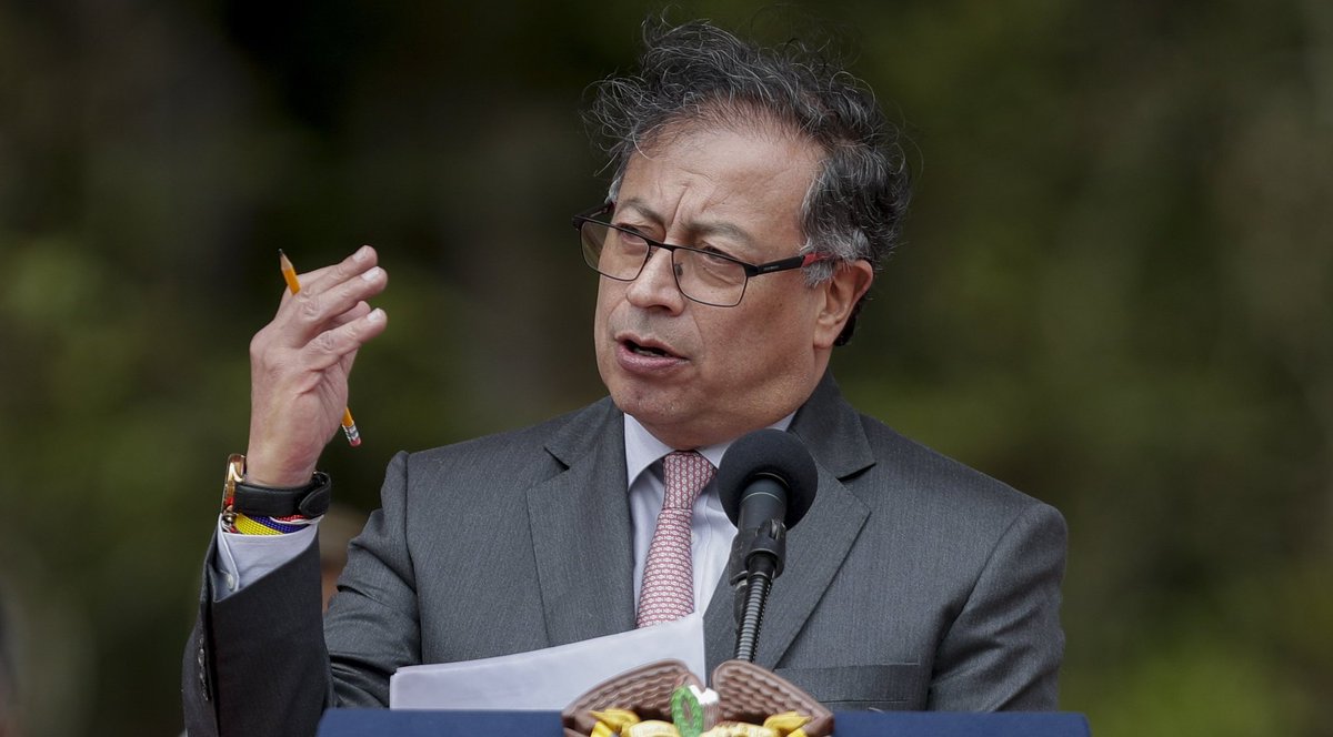 GlobeEyeNews's tweet photo. Colombia's President Gustavo Petro: 

Palestinians are Semites. It is anti-Semitic to kill children by dropping bombs in Gaza and not opposing it. https://t.co/rRlqy98p4l