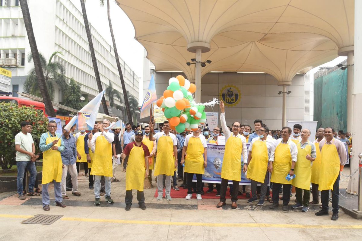MazagonDockLtd's tweet photo. To celebrate #MahatmaGandhi's 155th birth anniversary, #MDL organized a #shramadaan in the surrounding area today. CMD Mr. Sanjeev Singhal led the #SwachhtaPledge for everyone present, including Directors and CVO. He also paid tribute to Shri #LalBahadurShastri on the occasion. https://t.co/wA6JQn800L