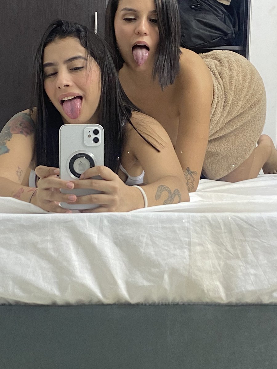 emily_fox69's tweet photo. Comía nos ves / cómo en realidad nos quieres ver 🙊🙈🍓🍫 https://t.co/6TmiJc4I1q https://t.co/cI8F5WIqP5