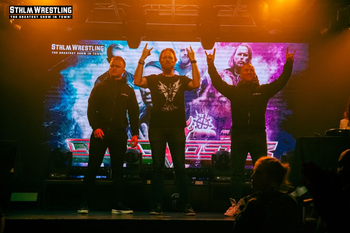 Vi har lämnat Twitter då det är en grogrund och drivhus för rasistiska och fascistiska åsikter men även för konspirationsteorier och lögner.
Er som är kvar vill vi ändå ge lite ljus i mörkret i den dystra nedstigningen. Här är bilder från vår senaste Show!