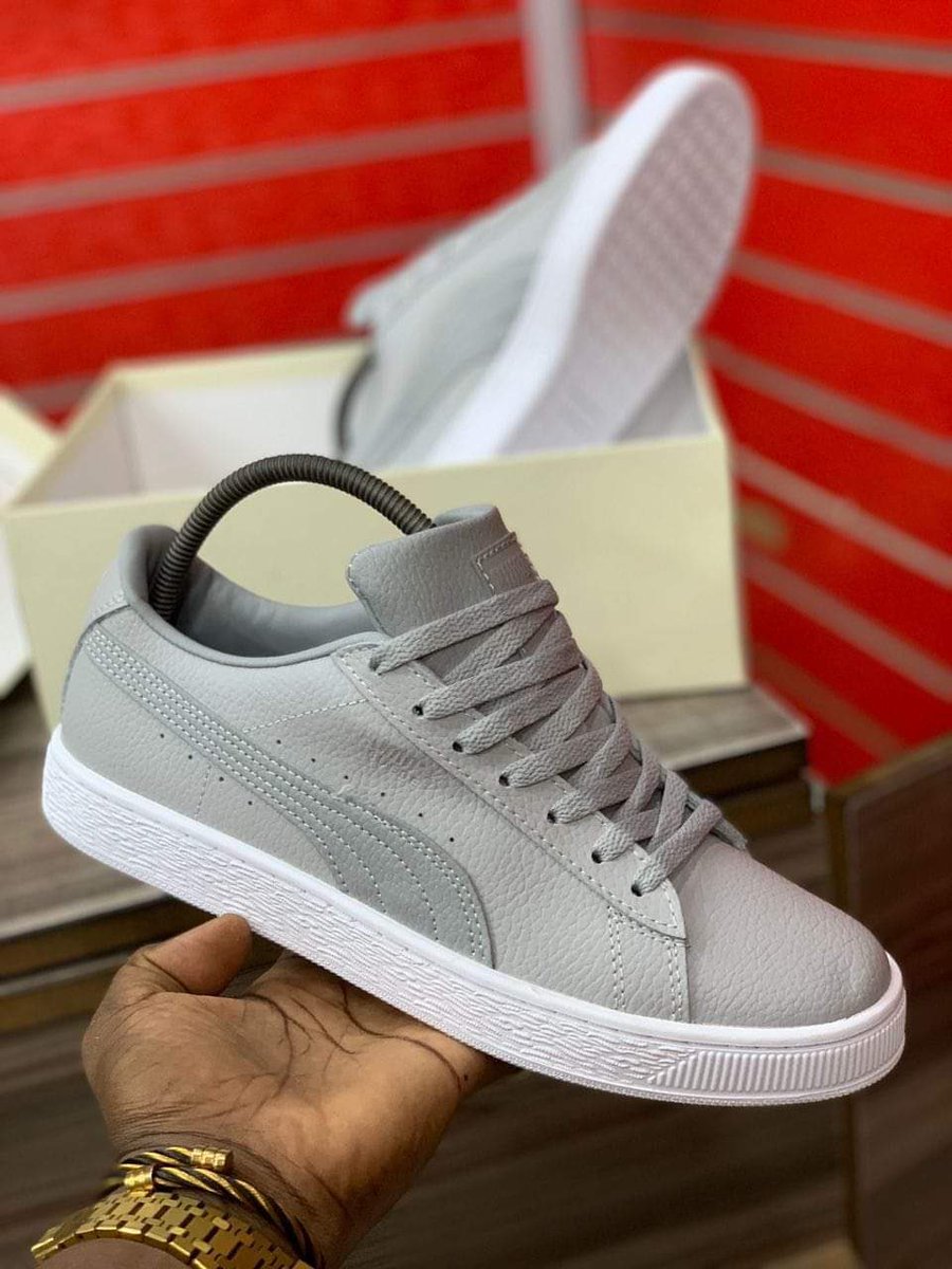 66 SNEAKERS 👟🇨🇲👞 tweet media