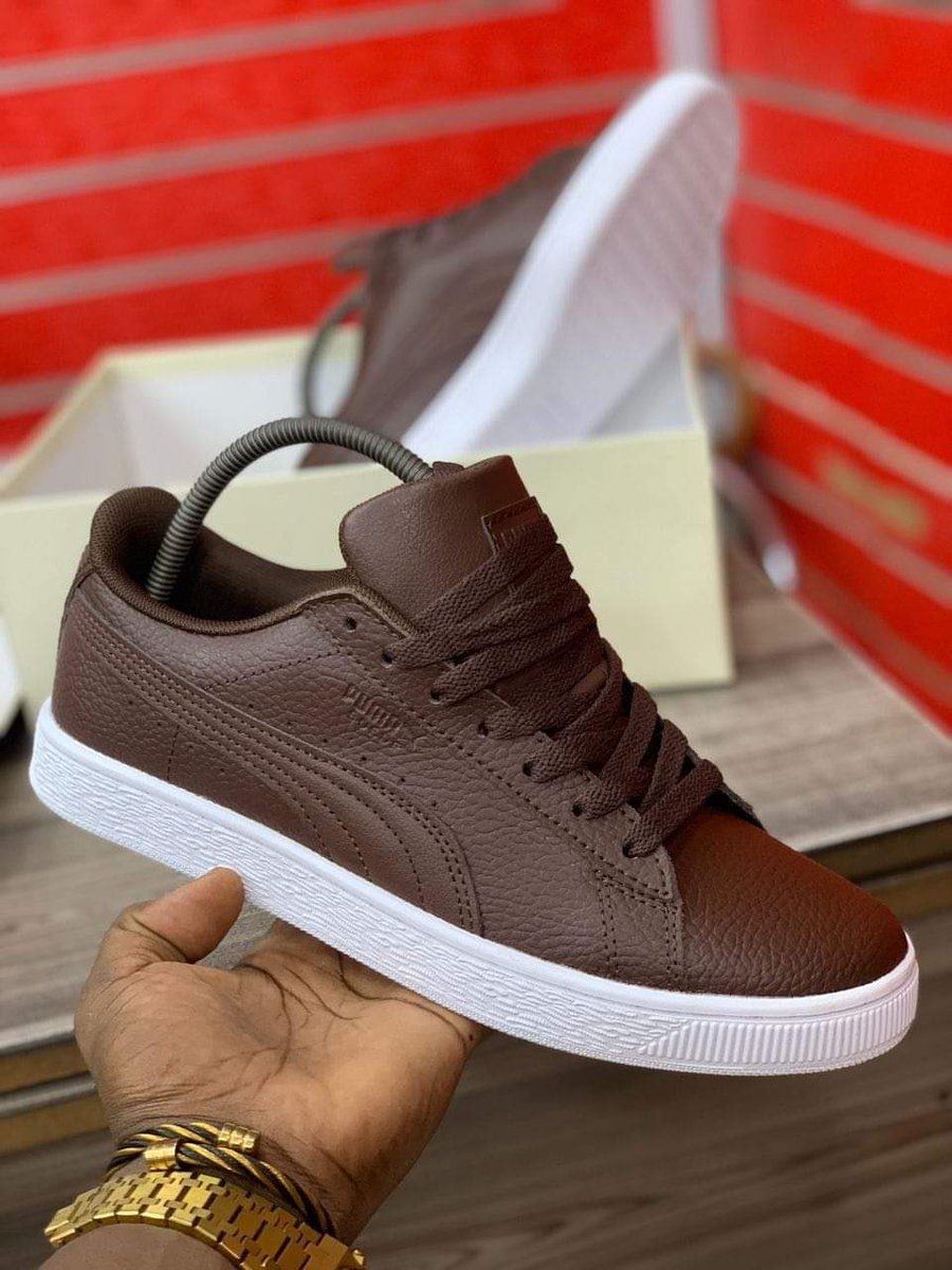 66 SNEAKERS 👟🇨🇲👞 tweet media