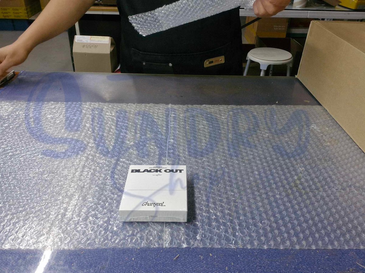 sundryshopph's tweet photo. #sdupdates - 10/02/2024
๐ KR Address Arrivals
- Chanyeol 1st Mini Album 'Black Out' Photobooks from Ktown4u, Special ver. and SMini ver. https://t.co/r4lBZd7xIm