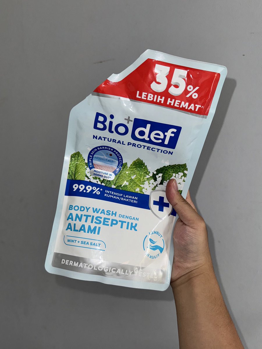 skinbrotha's tweet photo. Inilah GONGNYA yg bantu kulit badan gw bersih dari acne. Bodywash antiseptik BIODEF. Anak dari PARAGON CORP. Sumpah ini underrated tp kualitasnya bagus bgt🥹🙏🏻

Dia basisnya antiseptik TAPI GA BIKIN KULIT KERING. Ga keset jg super nyaman. Belinya disini👉🏻 https://t.co/V1wcXpdGPb https://t.co/0LFcdsyUCO