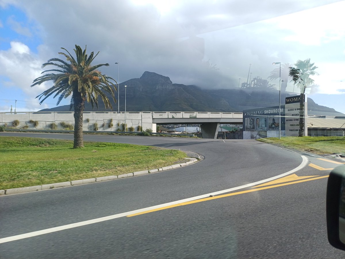 Amazing athmosphere and inspiring poster session! Thanks all who came to have a chat at my poster 😊 #ICY2024