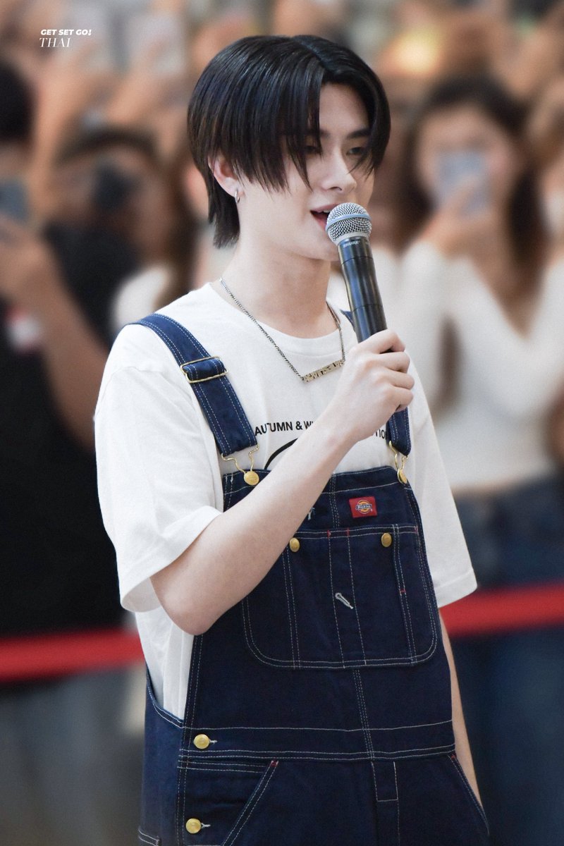 ThaiChayanon_th's tweet photo. ขอขอบคุณ #MARSHiMARSHi ที่เชิญ ‘ไทย’ วง BUS มาร่วมงาน MARSHi MARSHi : GRAND OPENING DAY 🐶🍨😋

— หวังว่าโอกาสหน้า ‘ไทย’ และเพื่อน ๆ วง BUS จะได้มีโอกาสร่วมงานกับทาง MARSHi MARSHi อีกหลาย ๆ ครั้งเลยนะคะ 🙇🏻‍♀️

@thaichayanon #THAIchayanon
#BUSbecauseofyouishine 
#MARSHiMARSHixBUS https://t.co/glL6g56B2g