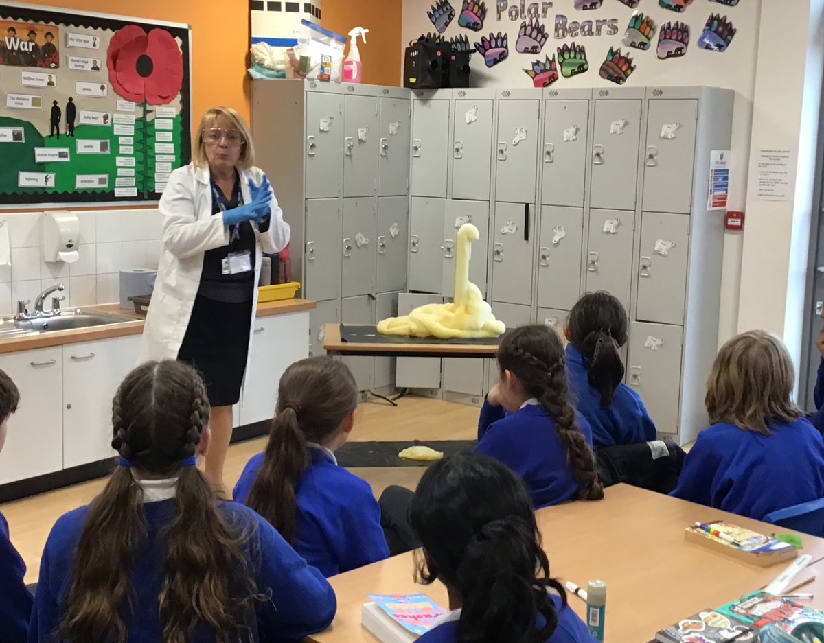 HavershamSchool's tweet photo. The year 6 children really enjoyed their visit from Mrs Lawson, from The Radcliffe School. She led an interactive presentation that enabled all of the children to ask questions about the move to secondary and enjoy some spectacular science. https://t.co/VVXx5IgDOl