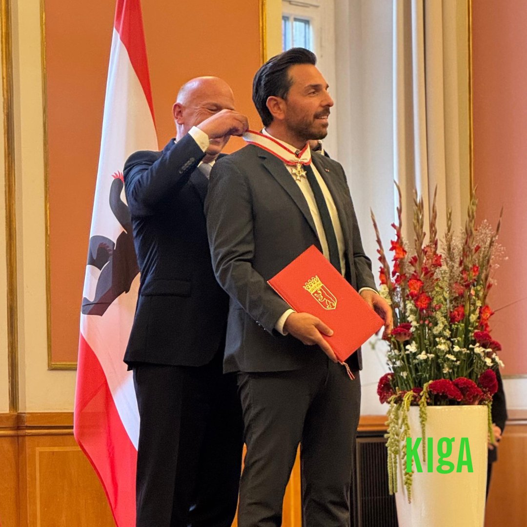 Gestern hat <a href="/DervisHizarci/">Derviş Hızarcı</a> den #Landesorden für sein gesellschaftliches Engagement für die #Demokratie erhalten. Wir gratulieren ihm herzlich und freuen uns sehr, dass ihm diese #Ehrung für seine bedeutende Arbeit und sein unermüdliches #Engagement zu Teil wird.