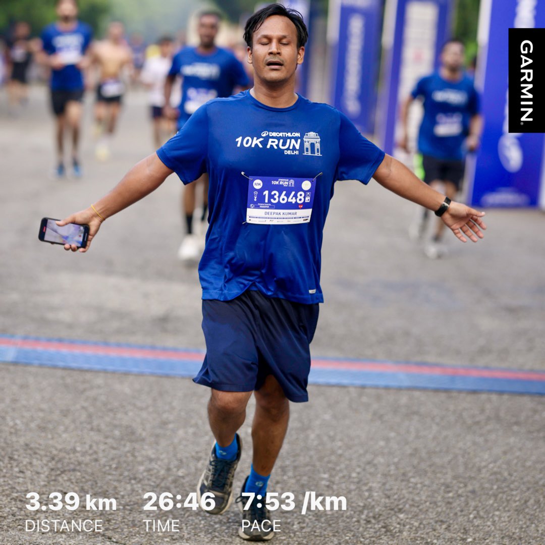 thehybridrunner's tweet photo. Dis moment of #running is splendid.
It’s more of blessing in disguise.
It’s dat moment u know u reached,
Yet trying back to #runbydeepak meditation.
Simply an amazing feeling.
2 situations meet- completion n exhaustion post🏃♂️
#officialphoto #10kms #decathalondelhirun #runner https://t.co/glM5zRm8Hj