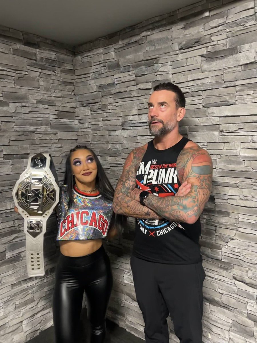 EvilProdigyRoxy's tweet image. “Told ya Chicago was going to be my town @ProdigalCMSaint #TuesdayNightRox #AndForever”