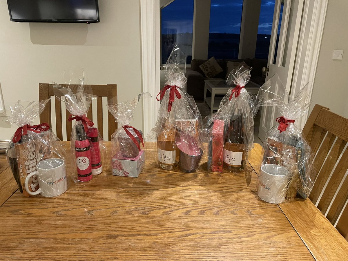 Imelda Culligan (@imelda_culligan) on Twitter photo Day 3 of NBFW 2024 OLOL. Another great day planned. Our staff tea party and quiz. Gorgeous cake ( to mark this year’s theme “bump to baby & beyond) and cupcakes made by my sister Tina ❤️<a href="/gra_milne12/">Gráinne Milne</a> <a href="/LauraMcHugh12/">Laura McHugh</a> <a href="/ClareKennedyRM/">Clare Kennedy</a> <a href="/OLOLMat_Unit/">@OLOLMaternityUnit</a> <a href="/LMFMRADIO/">LMFM RADIO</a> #breastfeedingweek Day 3 of NBFW 2024 OLOL. Another great day planned. Our staff tea party and quiz. Gorgeous cake ( to mark this year’s theme “bump to baby & beyond) and cupcakes made by my sister Tina ❤️<a href="/gra_milne12/">Gráinne Milne</a> <a href="/LauraMcHugh12/">Laura McHugh</a> <a href="/ClareKennedyRM/">Clare Kennedy</a> <a href="/OLOLMat_Unit/">@OLOLMaternityUnit</a> <a href="/LMFMRADIO/">LMFM RADIO</a> #breastfeedingweek