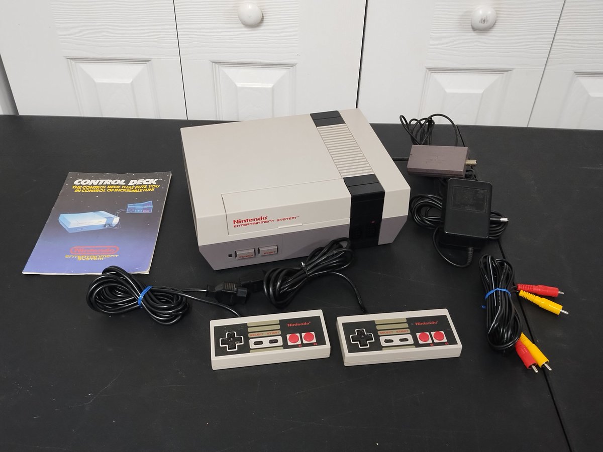 Atariboy1's tweet photo. 1987 Nintendo NES Control Deck.
The NES Control Deck includes:
The Nintendo Entertainment System Base console.
2 NES Controllers Pads.
Aaannnnd that it.
Released in 1987 for $89.99 without a game.
#Nintendo #NES #NintendoEntertainmentSystem #ControlDeck https://t.co/VmGtPd6meV