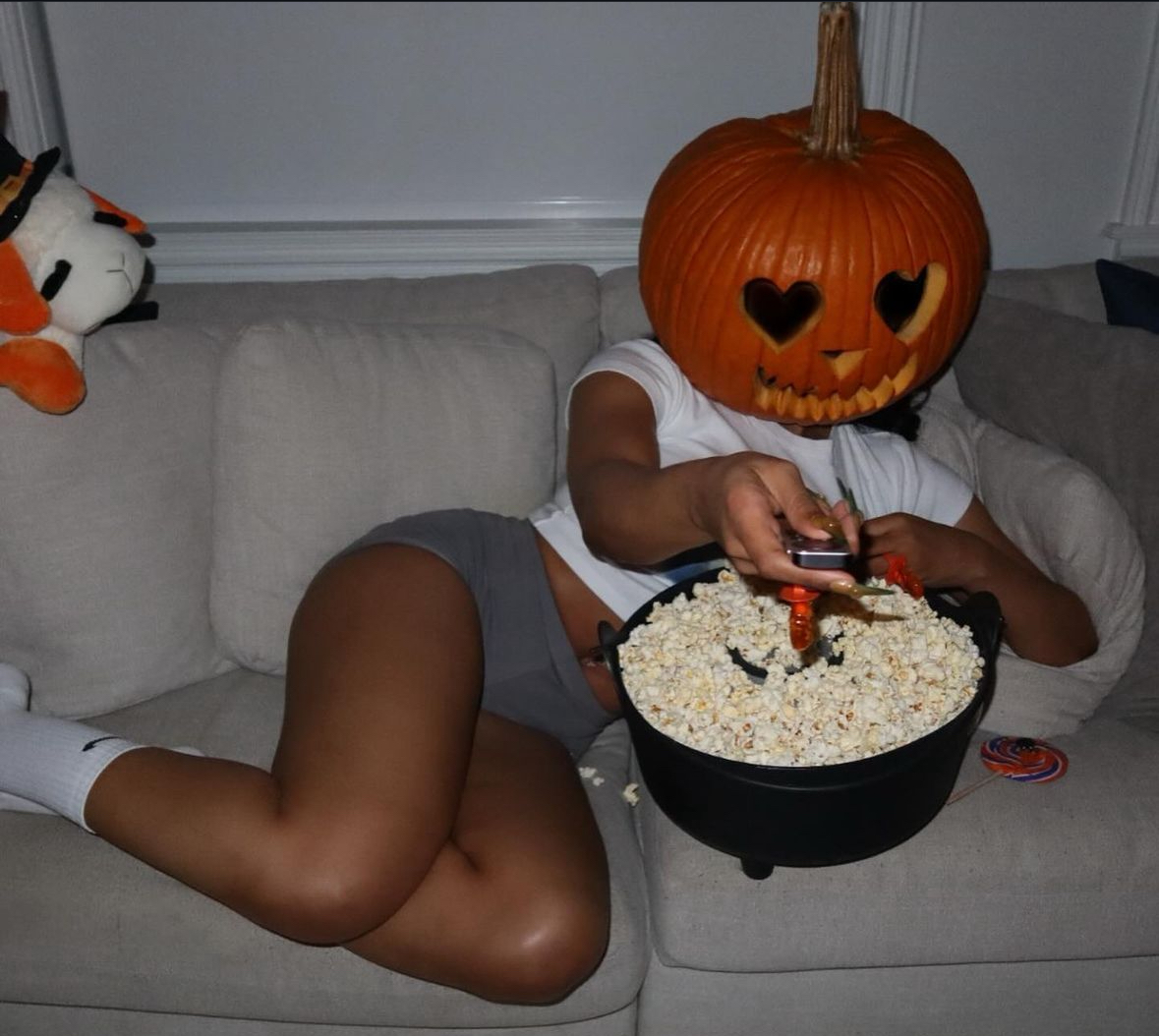 ShopTheSeasonUS's tweet photo. Whats your favorite scary movie? #spookyseason https://t.co/tfjzcX1A71