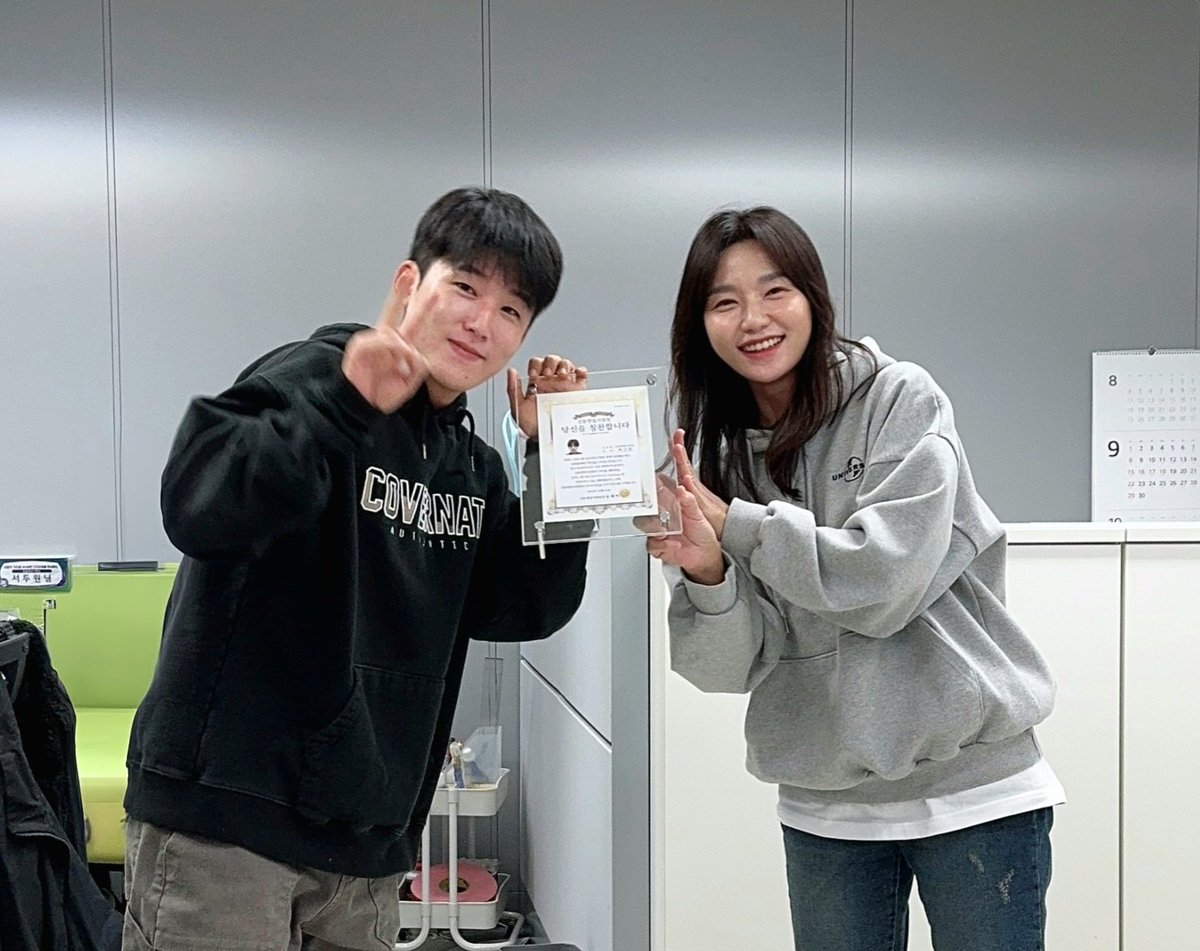 joyena5973's tweet photo. #아이돌 #프로 #등산
칭찬합니다~ 🎉
👏👏 9월의 강동영지 참~잘했어요!!
팀원들에게 가장 많은
칭찬을 받은 주인공은 누구!?!?🫣🫣
영지의 아이돌! " 최 인 권 님 " 

묵묵하게 맡은일을
완벽하게 끝내주는 인권님!🤩
센스쟁이 인권님!😎
노고에 감사드립니다! 

강동 영지는?  'One Team☝️' https://t.co/feDbnmIxtH