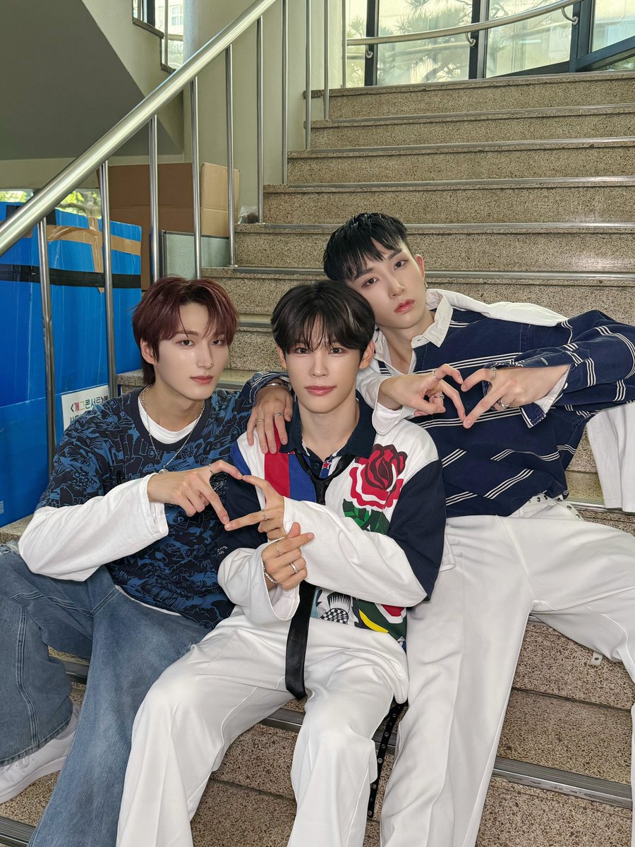 XODIAC_MEMBERS's tweet photo. [#범수]

수웨규ꔛꔛ👾

#XODIAC #소디엑 #BEOMSOO #범수 https://t.co/BaExTOa1uv