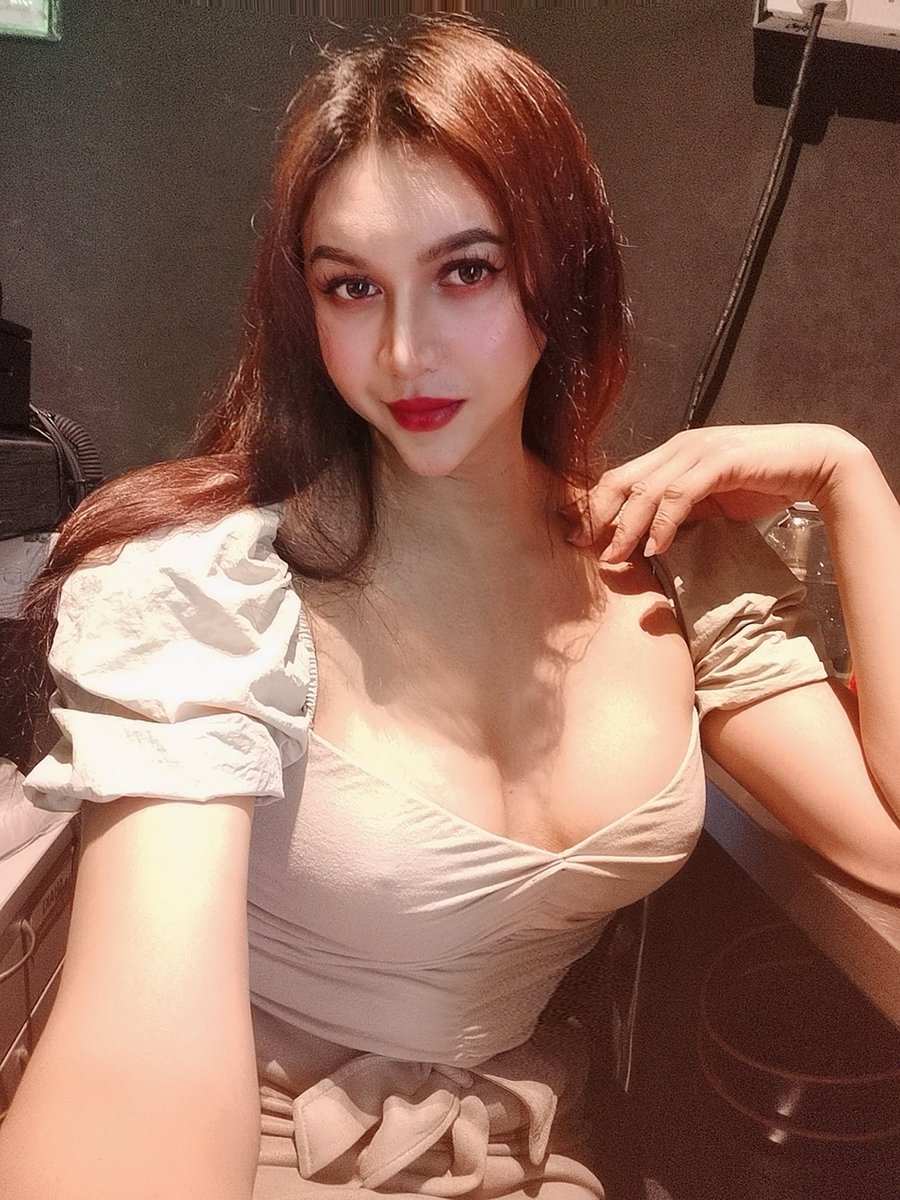 Restoran hojatxonasida sikishning qattiq porno videosi Katta qiyshiq qizlarning dumbalari