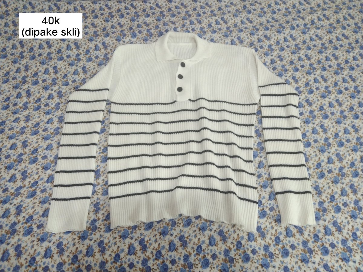 alloveforjay's tweet photo. halo gusyy aku mau preloved atasan pemakaian pribadi, barangnya masi oke semua dan murah juga ✨ kalo pembelian 2/lebih item dapet potongan harga, bisa co di oren yaa!! 👍🏻✨ https://t.co/RdSFOLyYDO