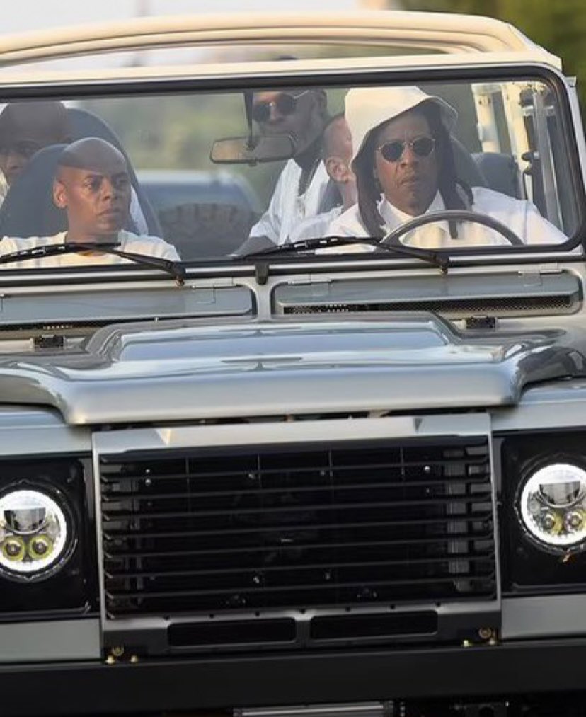 StephanieSidley's tweet photo. Here are pics of #JayZ and #CoreyGamble driving somewhere dressed in all white. I wonder where they were going? 🧐

#TheyKnew #DiddyFreakoffs #DiddyArrested https://t.co/ylItApchSs