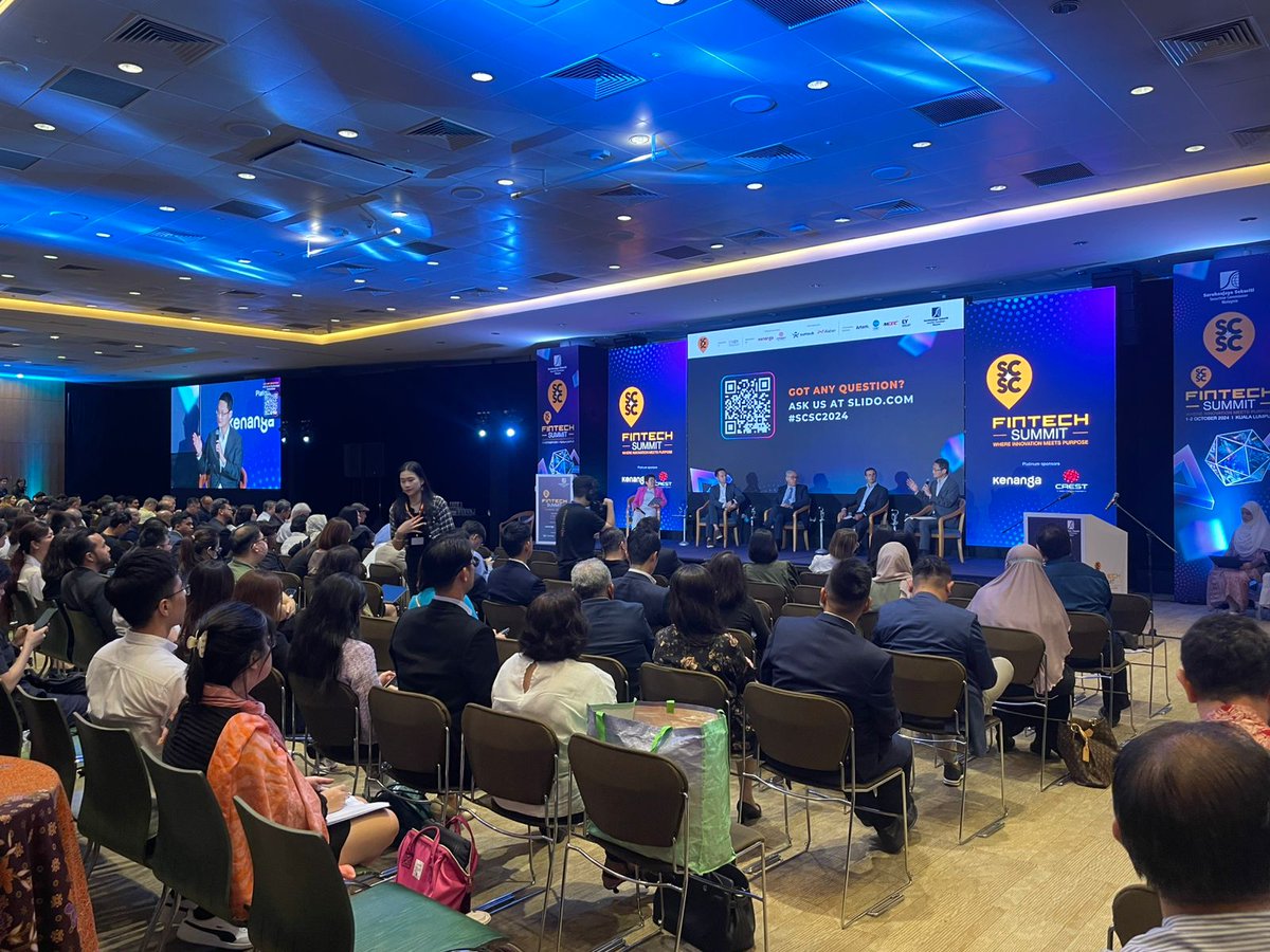 BoardPac_'s tweet photo. We are here on the Day 2 of the SCxSC Fintech Summit 2024 at @SecComMalaysia
Meet our team and learn how BoardPAC, featuring the world’s first AI-powered chatbot for boards, can transform your board meetings.
#BoardPAC #FintechSummit2024 #SecuritiesCommission #Day2 https://t.co/OGEqzns8GJ