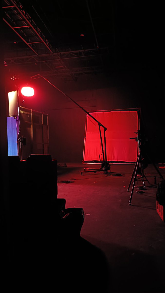 def_mallows's tweet photo. shooting an MV today for a local artist.
cant say who tho hehe https://t.co/jHzqd4xA0f