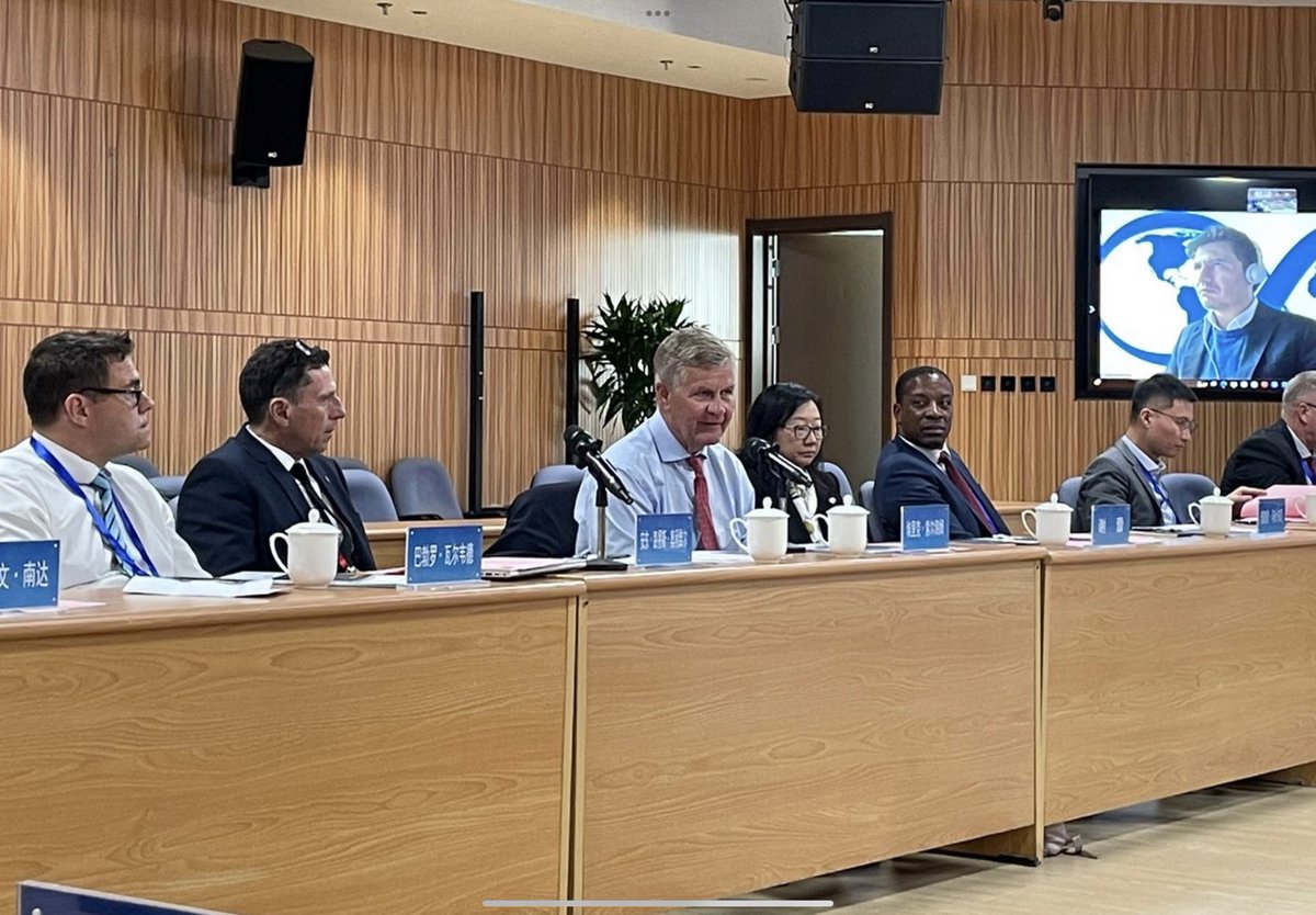 Erik Solheim tweet media