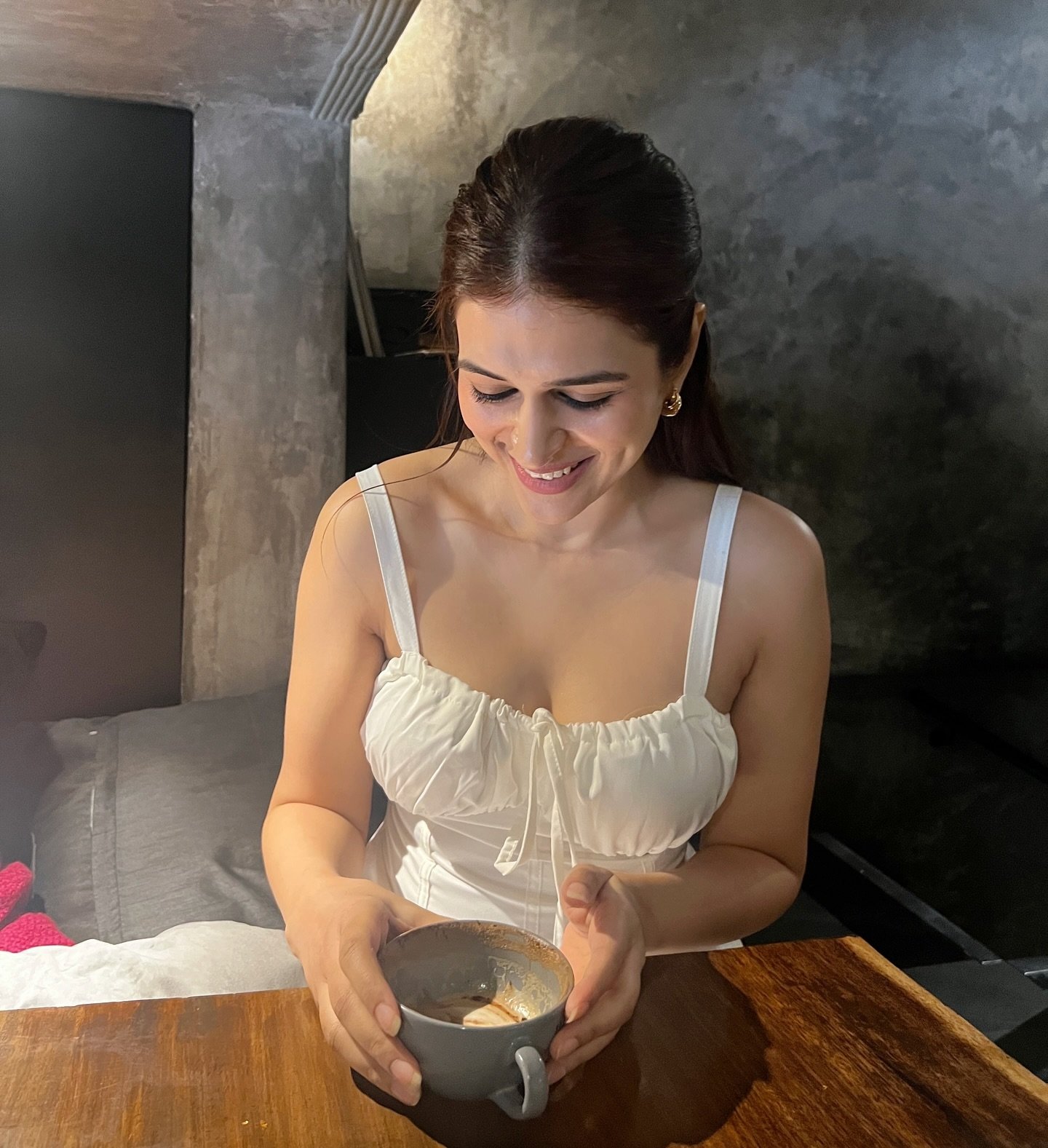 GY3UWE_XAAAn6T1?format=jpg&name=large