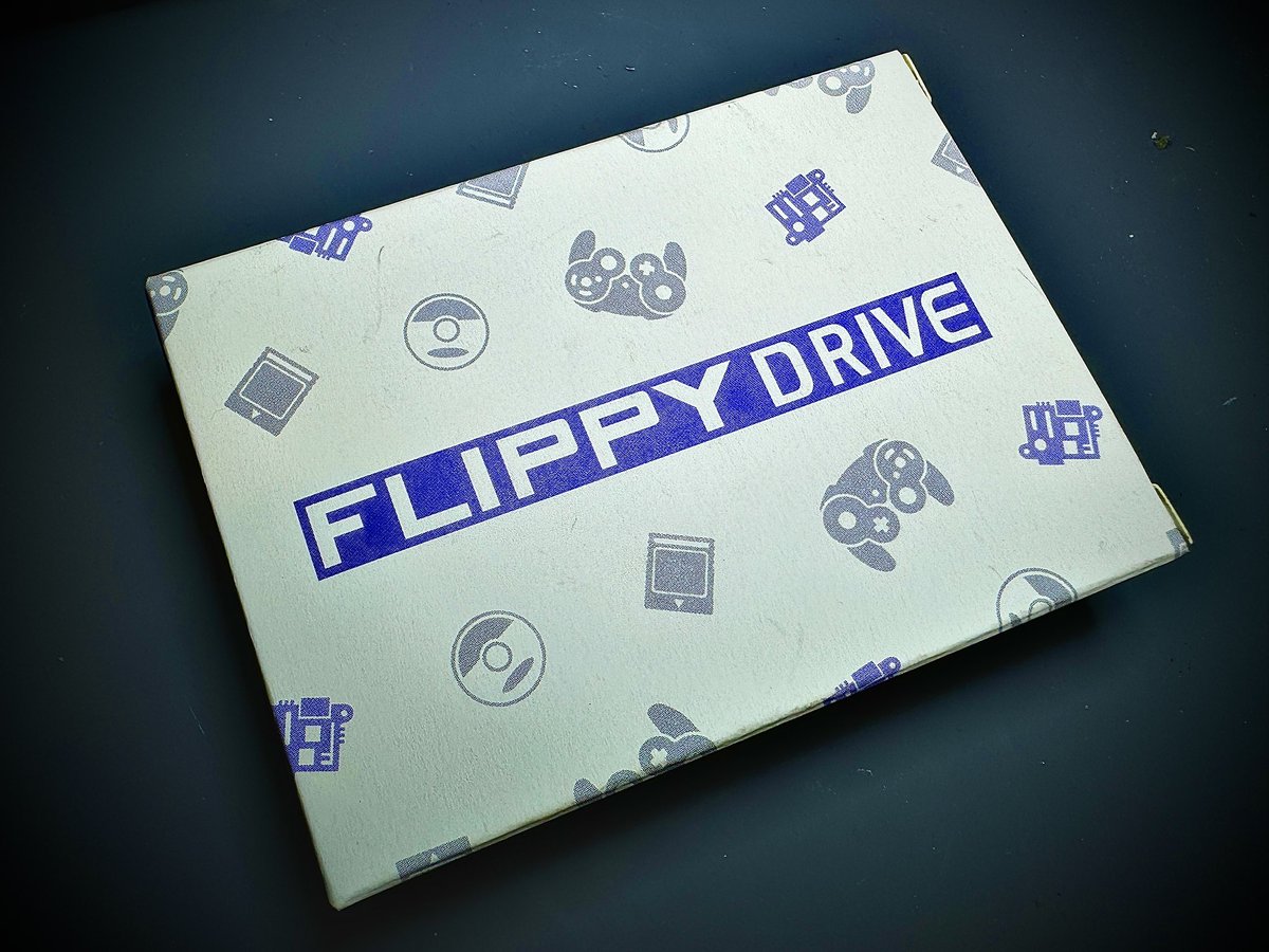 nosIndulgences's tweet photo. Well well, look at what we have here… 🤭

Many thanks to the lovely @trevorrudolph 😘 for sending one all the way to Singapore for some personal assessments, let’s explore to see what we can come up with for the #FlippyDrive - possibly the definitive ODE for the #GameCube. https://t.co/lp4EKEkd6p
