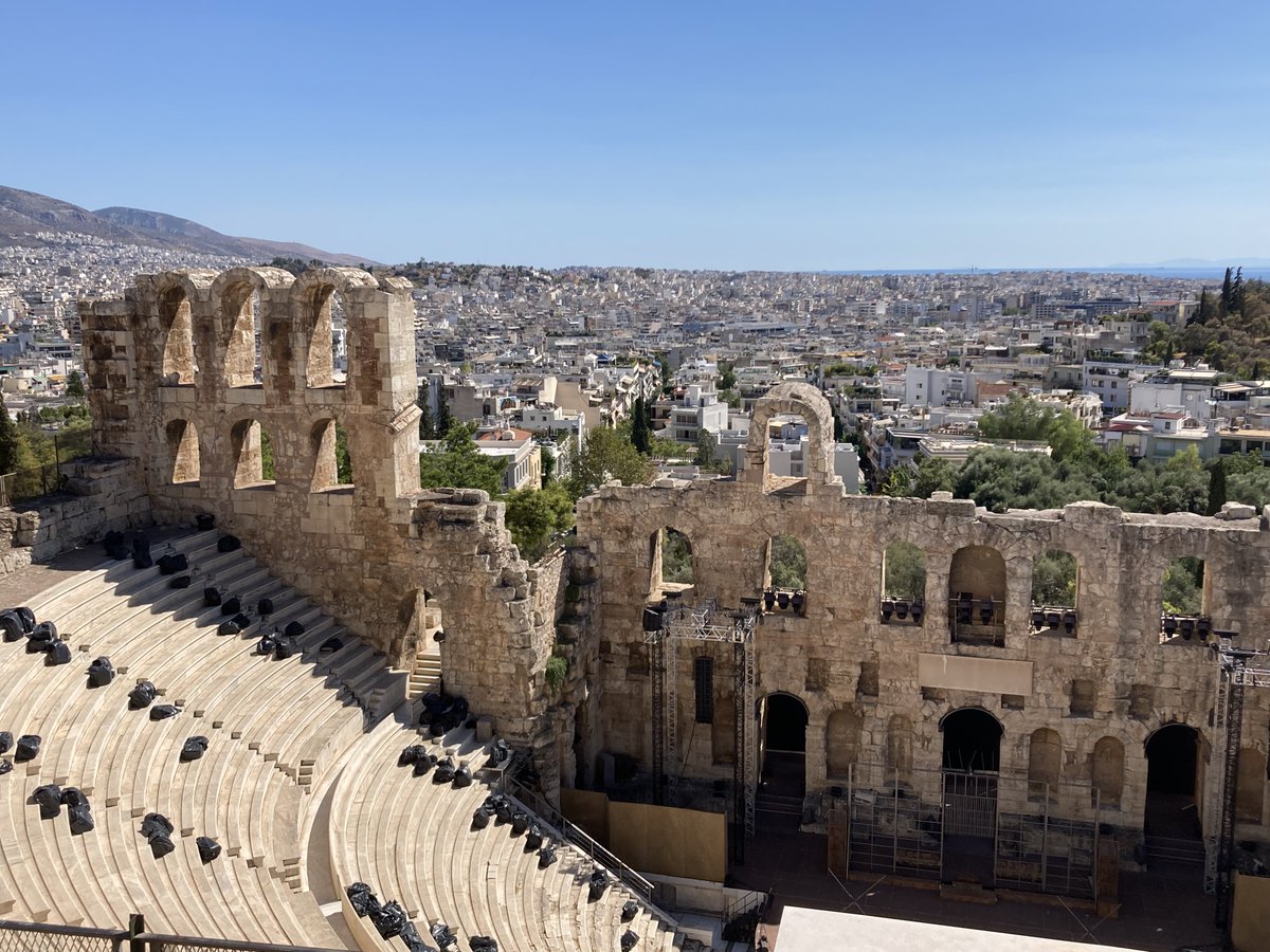 MachuraJerzy's tweet image. Z tournee po Helladzie 🇬🇷 ☀ 🌊 🏛 🚙 🫒 🎶 💔 💙 🤩

Teatr Dionizosa - Odeon Heroda Attyka...🏛️ 🎭😲

Pierwszy raz tu byłem przed laty - wieczorem, podczas spektaklu   🕺 💃🎶 - oczarowanie 🤩

#Greece #Athens #Odeon #Albumpodrozy #travelphotography #Acropolis #theater
📷/my/ 🇬🇷