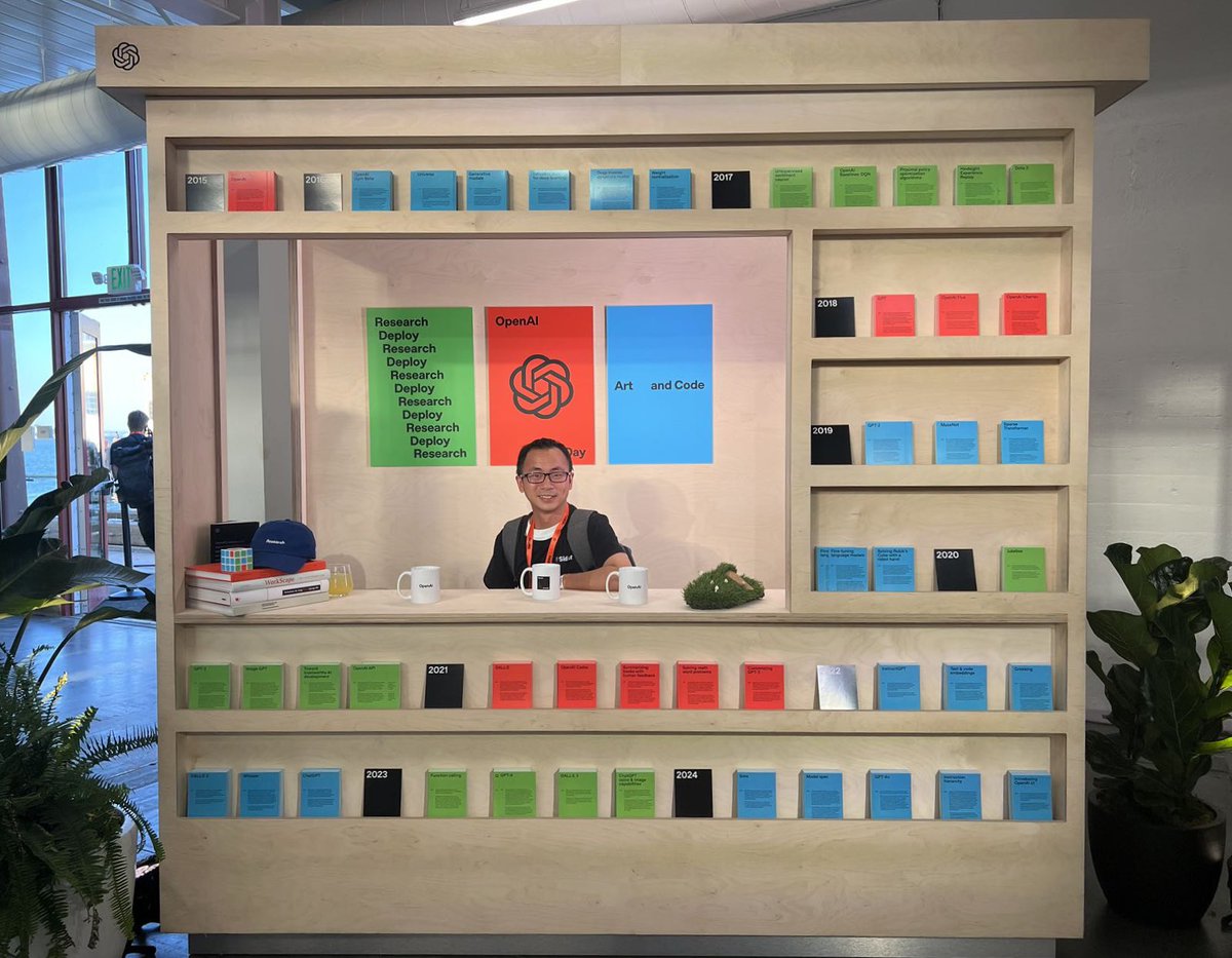 Sider_AI's tweet image. 🚀 #OpenAI SF #DevDay has wrapped up, and our CEO Joel Liu was there to witness the latest in AI innovation. 

From the Realtime API to GPT-4o’s vision fine-tuning, the future of AI looks brighter than ever.

📸 Swipe through some highlights!

#SiderAI