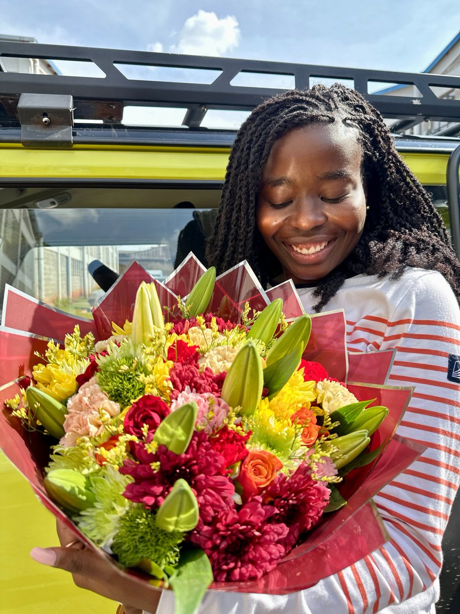 Every girl deserves a moment to feel special and we're here for it!🥰🥰💐