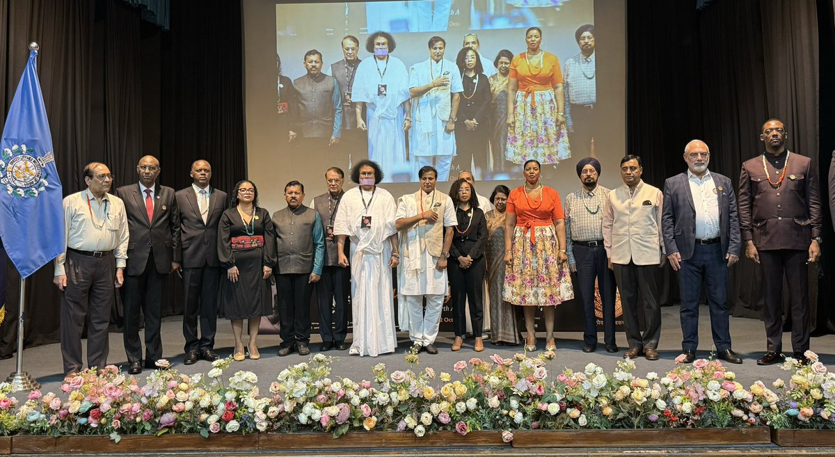 Munilokesh's tweet photo. HH Jain Acharya Lokesh addressed “Gandhi Jyanti” organized by Gandhi Mandela Foundation at USI of India
 
@ANI @PTI_News @AFP @AP @Reuters @cnni @BBCWorld https://t.co/vmU3eDXJCc