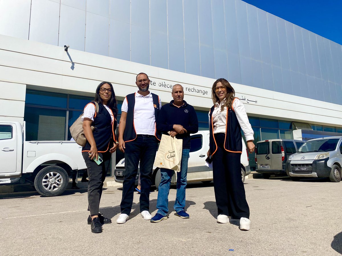 Hier, 400 collaborateurs d'Orange ont quitté leurs bureaux pour aller à la rencontre de nos précieux clients, à travers tout le pays! 🇹🇳Chaque histoire partagée nous rapproche et nous unis, très fière de cette expérience humaine exceptionnelle! #MyCustomerMyBoss
#ProudToBeOrange