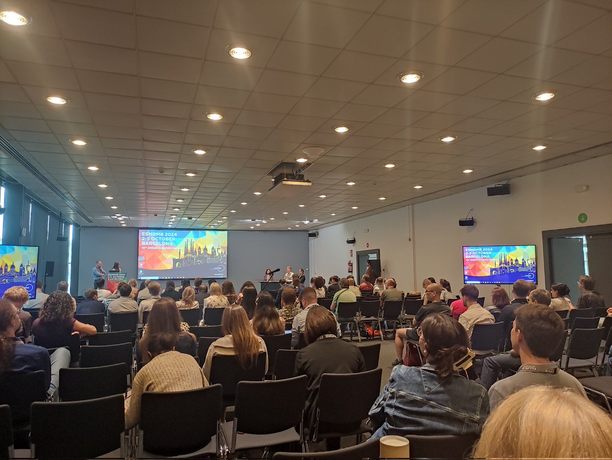 ESMRMB's tweet image. #ESMRMB2024 Pre-Congress Workshops 🤓

Big crowd also at today&apos;s session:

🟨 Leaps in Microstructure Imaging: Exploring New Horizons 🪟🦘

#mri #microstructure #congress