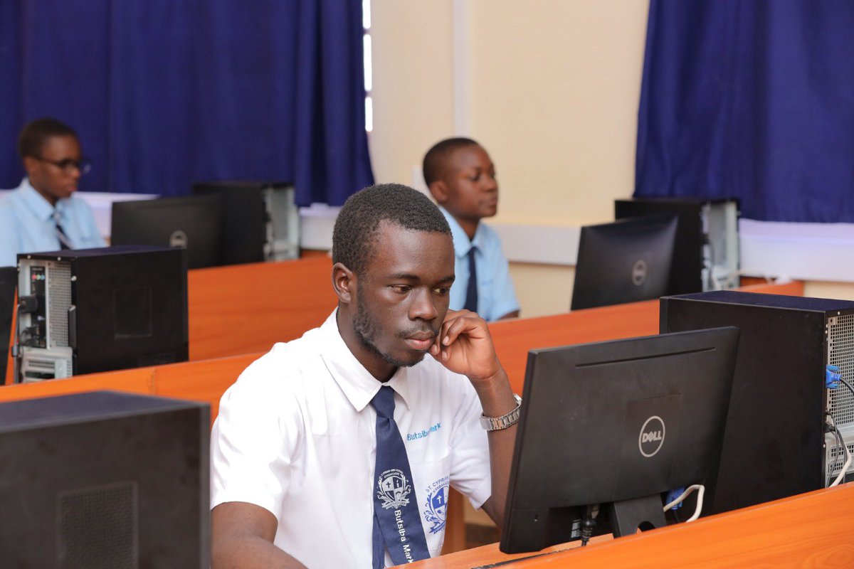 Stcyprian_H_S's tweet image. Technology isn’t a special event it’s woven into everyday learning! has tech become a seamless part of your education? #EdTechEveryday
#LearningWithTech #FutureOfLearning #followforfollowback #fyp #viral #engagewithus