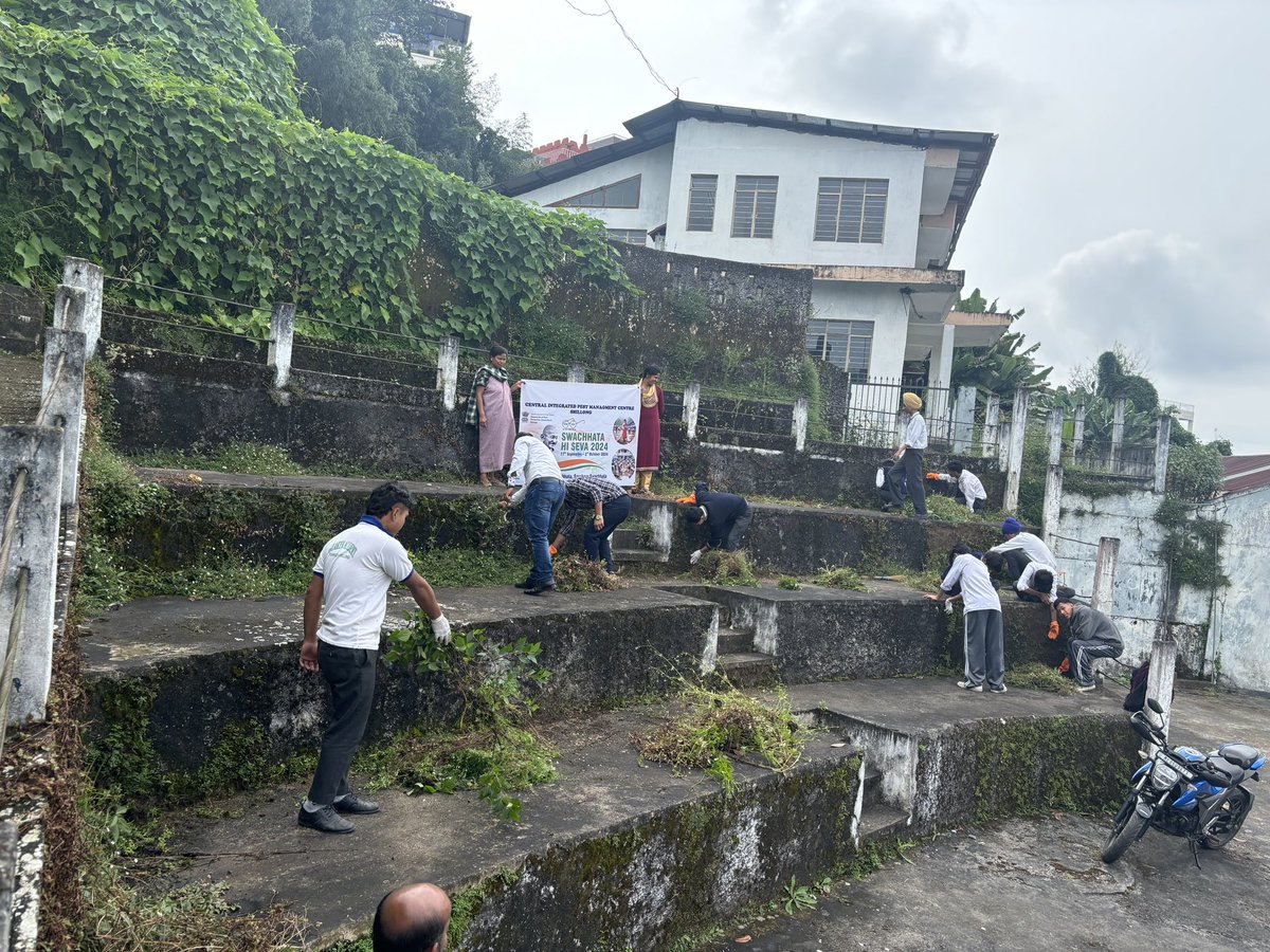 CIPMCMEG's tweet photo. A small step towards a cleaner India! CIPMC Shillong and Glykan Academy came together for the *Swachhata Hi Sewa* cleanliness drive. Every effort counts in keeping our surroundings beautiful. 🌱🧼 #SwachhataAbhiyan #CommunityCleanliness #GreenFuture" https://t.co/wmLD5QulEt