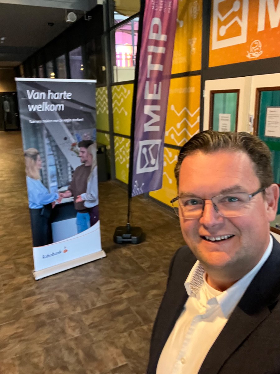 RamonLaponder1's tweet photo. Wat een prachtavond @Rabobank Private Banking Big Picture. Een mooie combinatie van onze visie op de (beleggings)markt, aangevuld met de high tech innovaties bij METIP. Waar wij sterk zijn in beleggen, bruist Den Helder van de innovaties. https://t.co/6YKAefme9J