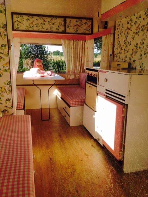 TheEnglishCarav's tweet photo. On this day 2015....
Doris in the sunshine ready to start her new life with Peta & family. One of our prettiest quintessentially english vintage caravan projects.
Peta chose all Laura Ashley Home Decor fabrics and wallcoverings and accessories.
#spritealpine https://t.co/YJ0LpYj4Ut