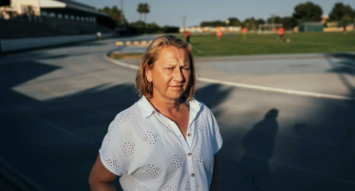 Den som har bevakat diktaturer vet att de ofta försätter människor i situat där det är omöjligt att agera moraliskt. Enquist räddade sitt barn o sig själv. Att anklaga henne för att man inte fattat att varenda sovj idrottare tvingades dopa sig är hyckleri.
dn.se/sverige/anna-l…