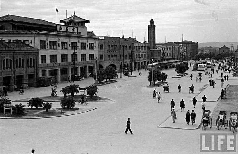 Life, 1949. Then Zhongzheng Road in front of Taipei station (now Zhongxiao W road)