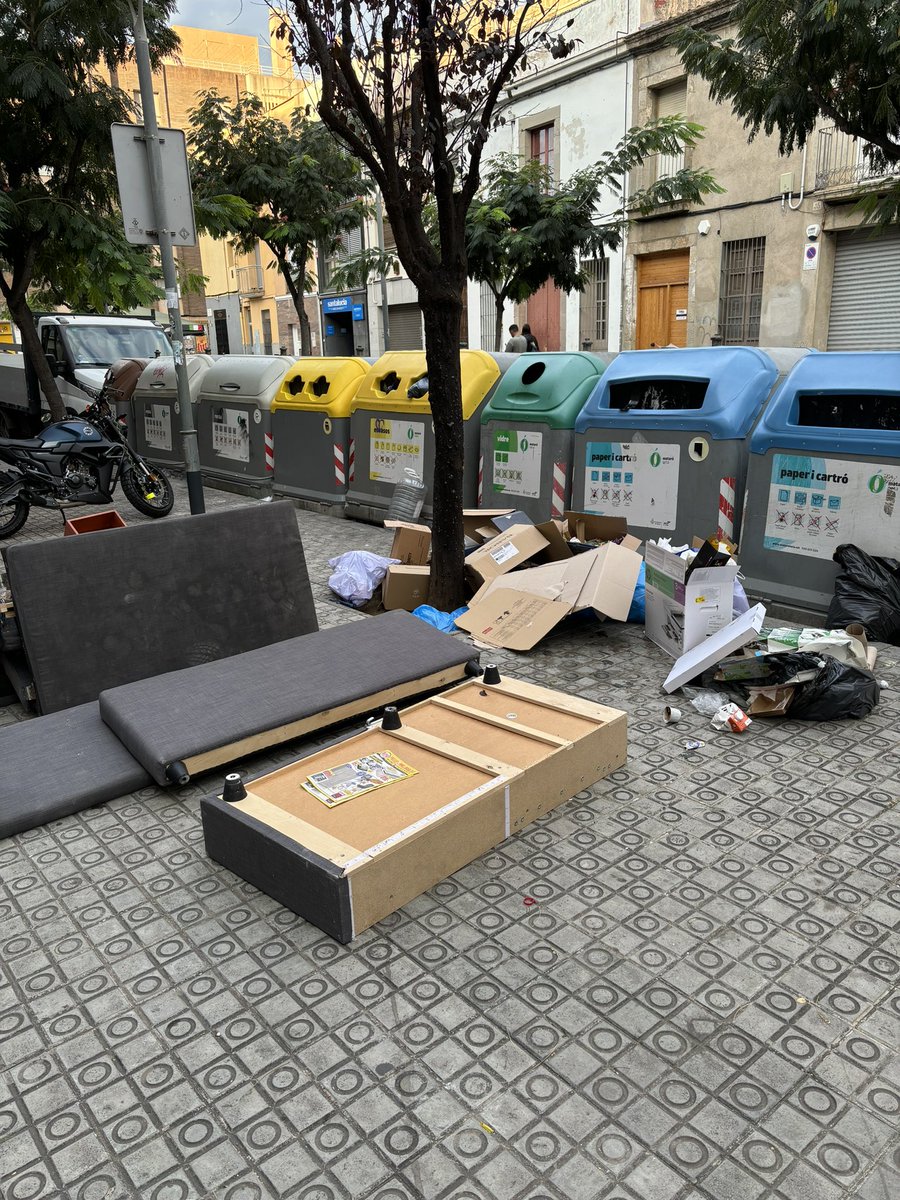 <a href="/naxo10_av/">Naxo</a> <a href="/matarocat/">Ajuntament de Mataró</a> <a href="/ulldepollmataro/">Ulldepollmataro</a> <a href="/rikrd_1/">Ricard</a> <a href="/JordiAndreuP/">Jordi Andreu</a> <a href="/jordicaceres7/">Jorx🤘</a> <a href="/Jaumemataroni/">Jaume</a> <a href="/jm_bs/">jm badia s</a> <a href="/JoseCasadoVOX/">Jose Casado</a> <a href="/silviasaiz_1714/">✳️ Silvia Saiz Saiz 🏳️‍🌈🇵🇸🇨🇺🇩🇴🐸</a> <a href="/CarlesLlach/">Carles Llach</a> <a href="/patrullamataro/">Patrulla Veïnal Mataró</a> <a href="/PoliciaMataro/">Policia Local de Mataró</a> <a href="/VilaFake/">VilaFake PARÒDIA</a> <a href="/ercmataro/">Esquerra Mataró ERC</a> <a href="/DBotePaz/">David Bote Paz</a> <a href="/JuntsperMataro/">Junts per Mataró</a> <a href="/mataroneta/">Mataró Bruta</a> <a href="/AlfonsCanela/">Alfons Canela</a> <a href="/sergimoralesd/">Sergi Morales 💜🌈🔻</a> <a href="/XescoG/">Xesco Gomar 🌎🌳💚</a> <a href="/visit_mataro/">Visit Mataró</a> <a href="/MaVadell/">Miquel Àngel Vadell</a> <a href="/font_mach/">Xavier Font i Mach</a> <a href="/MonicaMasramon/">mònica masramon</a> <a href="/pimcamprubi/">Pim Camprubí</a> <a href="/annasalicru/">Anna Salicrú i Maltas</a> <a href="/carlesporta/">Carles Porta</a> <a href="/MonicaLora_/">Mònica Lora Cisquer</a> <a href="/pscmataro/">PSC MATARÓ</a> <a href="/Capgros/">Capgròs</a> <a href="/TribunaMaresme/">Tribuna Maresme</a> <a href="/iniesta_er/">Erik Iniesta</a> <a href="/LaVanguardia/">La Vanguardia</a> <a href="/EP_mataro/">EL PERIÓDICO Mataró</a> <a href="/tvmataro/">tvmataró</a> Es de traca, 8:45 h Santa Anna mar …. Cap partit preguntarà les raons d aquest desastre de gestió ?