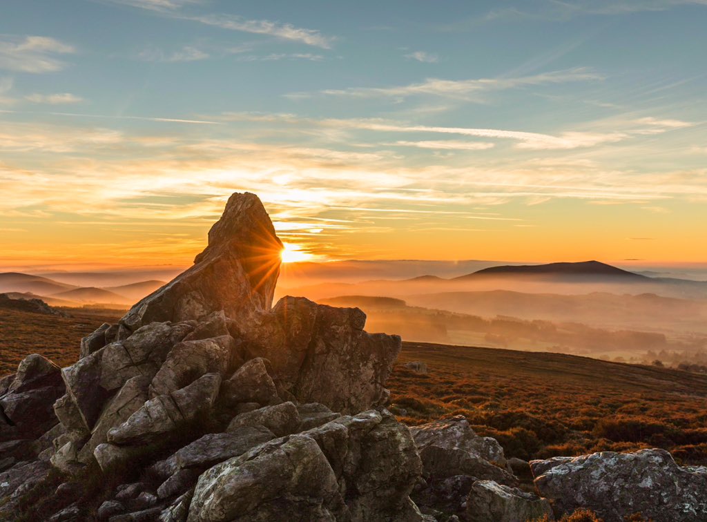 2peters's tweet photo. Sunset at Diamond Rock, Stiperstones featuring in a new set of greetings cards published by @chrisgeorgecard https://t.co/rIMLfxDvc4