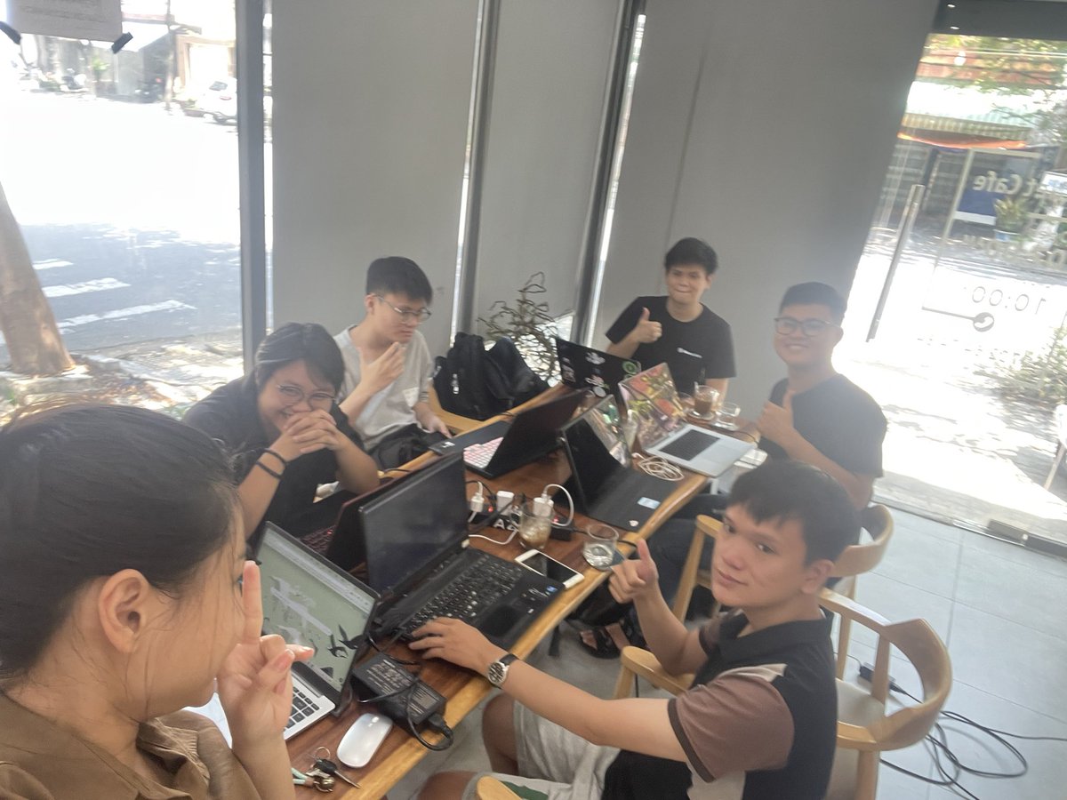 truongnguyenptn's tweet photo. 🚀 Last weekend, we hosted Builder Station where builders co-hacked and created amazing projects! Big thanks to all participants and @SuperteamVN for the support! 🔥 #SuperteamVietnam #CoHack #Web3 #Solana https://t.co/1hmoIHpOMc