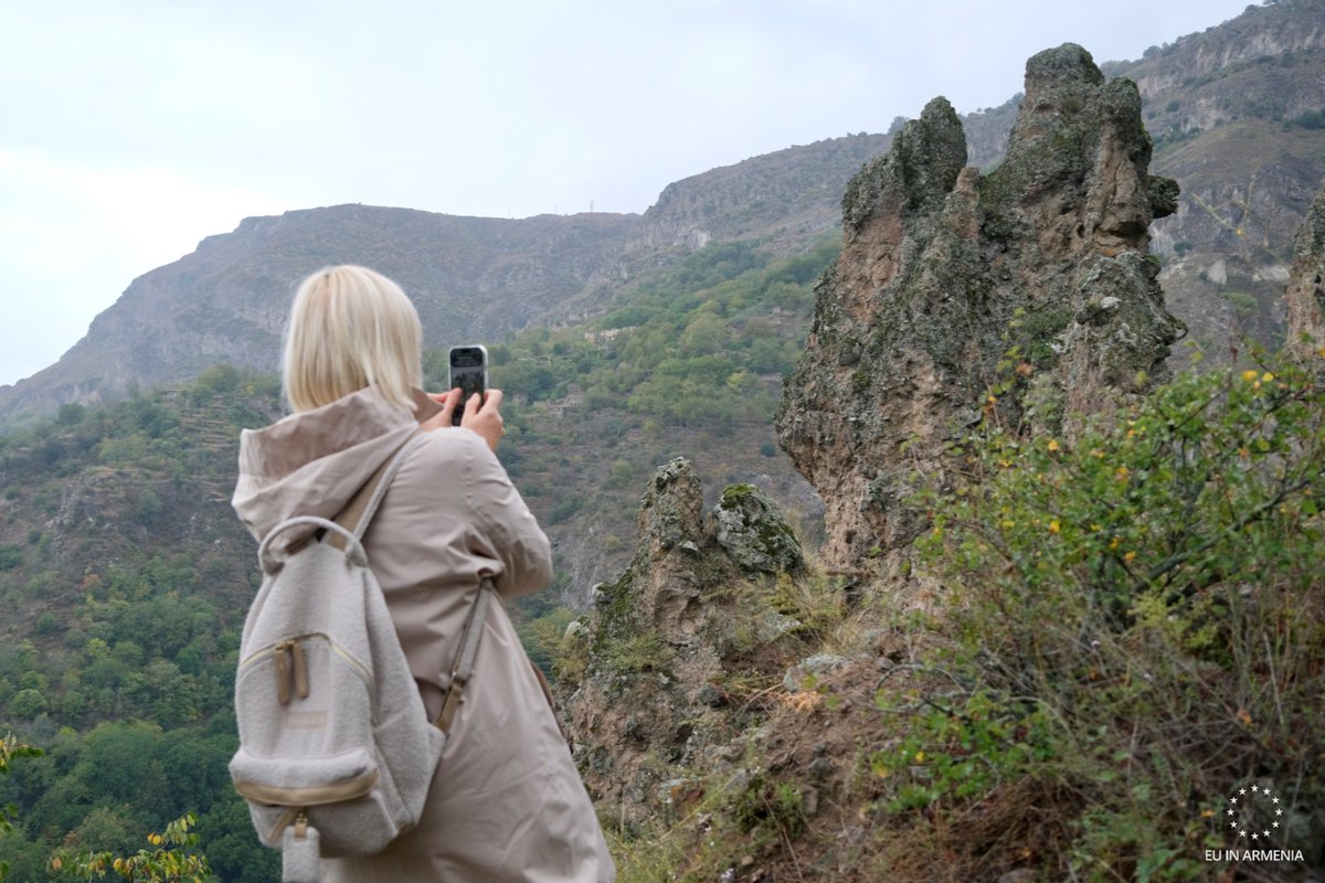 EU_Armenia's tweet photo. The Legends Trail, which is part of the Transcaucasian Trail, was mapped and equipped with EU funding between 2018 and 2021, as part of the "EU4Tourism: Outdoor Adventures on the Historic Trails in Syunik" project, implemented by the organization People in Need.
2/2 https://t.co/uVs7nz7ETn