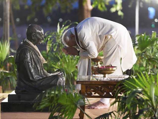 For me the greatest legacy of Mohan Das Karamchand Gandhi is that even after 78 years of his assasination, he makes his haters bow down in front of him.

This world will never see another Mahatma Gandhi. 

#GandhiJayanti
