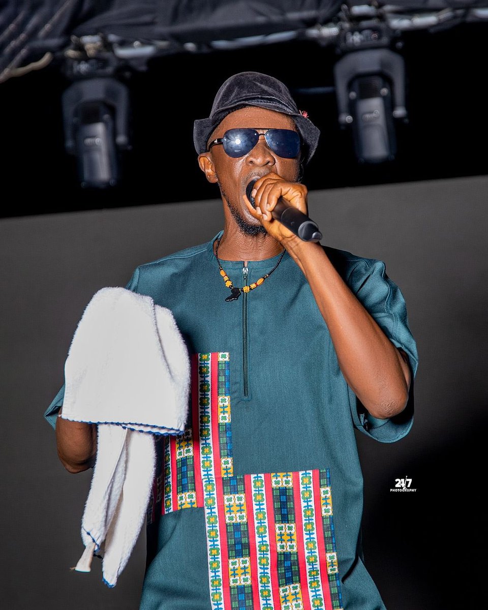 DLFM1069's tweet image. Nana Agyemang performing at the Daddy Lumba Birthday Bash 🎤🤩 #DLFM #Ghana #DLBB